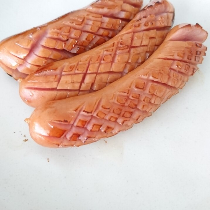 ウインナーのギザギザ飾り切り レシピ 作り方 By ワタシの料理日記 楽天レシピ ウインナーのギザギザ飾り切り レシピ 作り方 By ワタシの料理日記 楽天レシピ